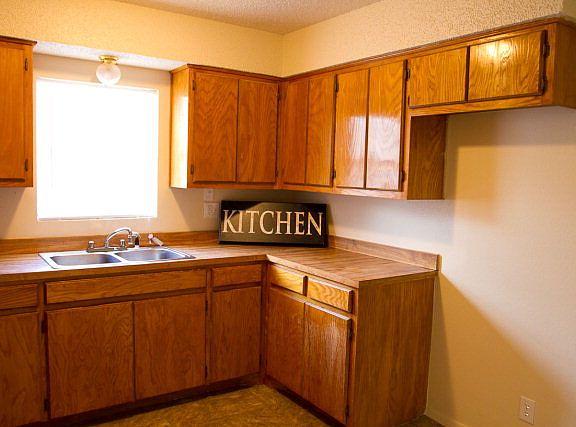 5th image of 1413 E Everglade Ave
