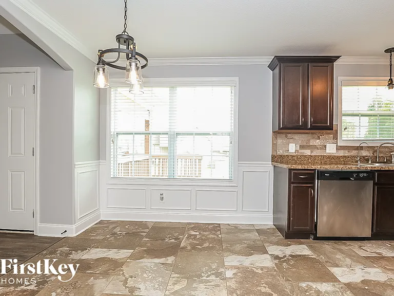 700 Swift Fox Dr — Photo 5