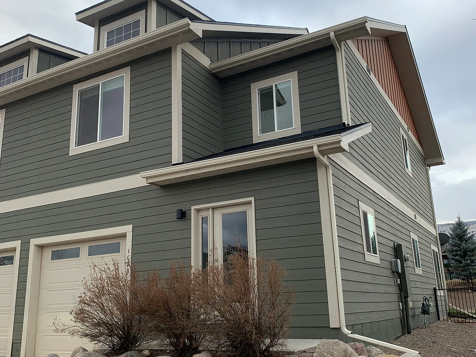 3 bed, 1714 sqft, $3,650 — Photo 2