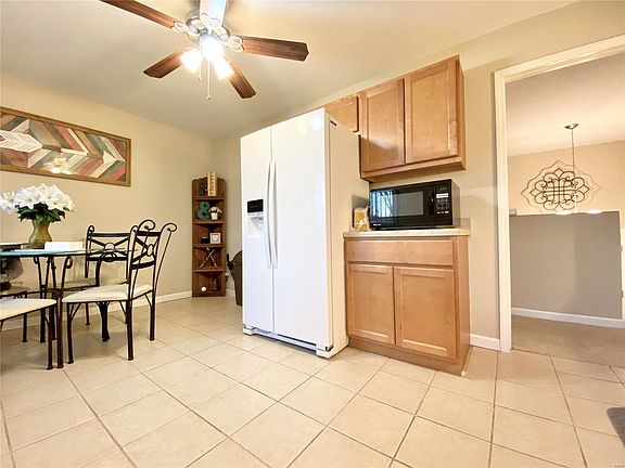 3rd image of 5717 Sir Galahad Ln