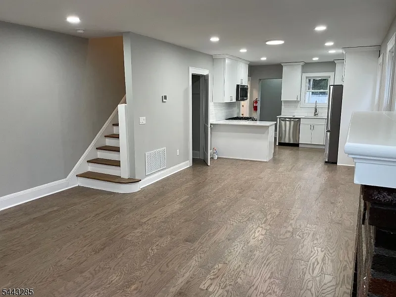 742 Central Ave