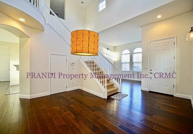 14 Pizarro Ave — Photo 10