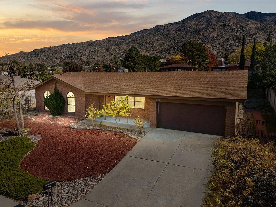 1st image of 2832 Casa Del Norte Dr NE