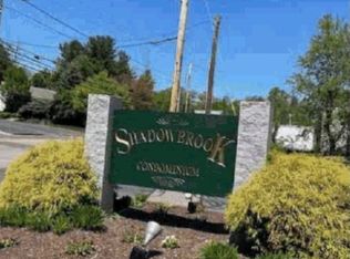 17 Shadowbrook Ln APT 32, Milford, MA 01757