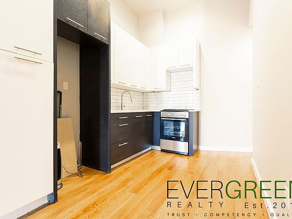 3rd image of 704 Hancock St #3