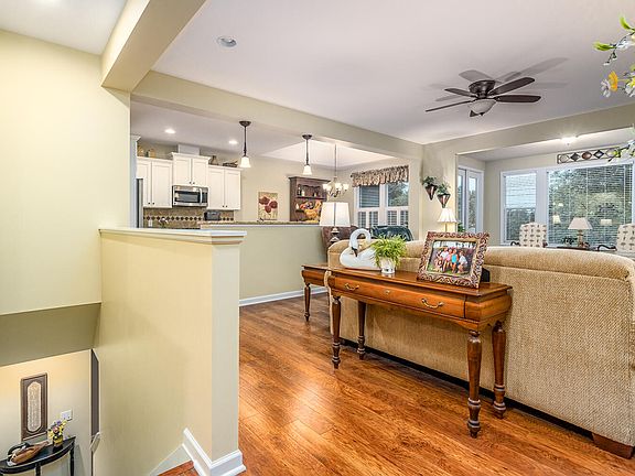 4th image of 8875 Oak Meadow Cv