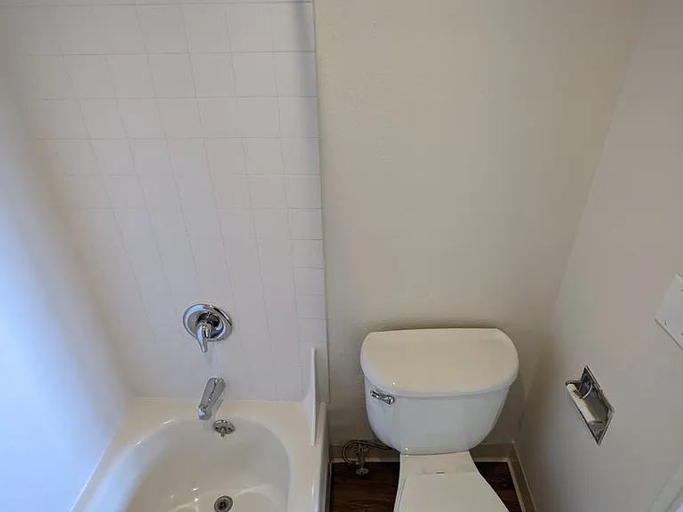Watergate Apartments — Photo 77
