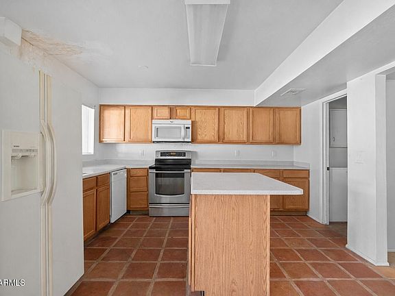 2nd image of 2816 E VISTA Drive