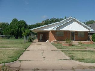 117 S Main St, Hobart, OK 73651