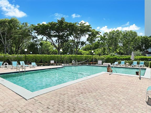 5th image of 20308 NE 34th Ct #38