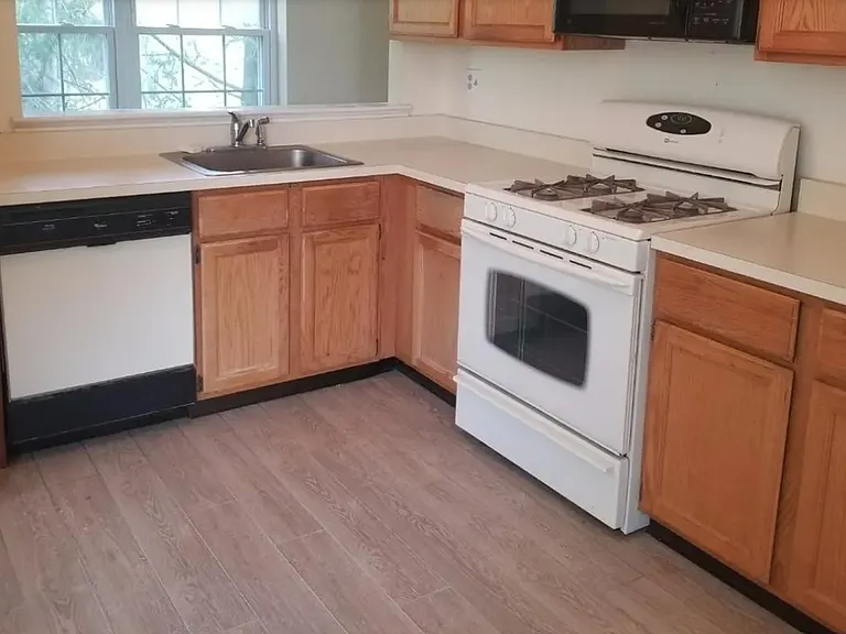 393 Independence Dr — Photo 4
