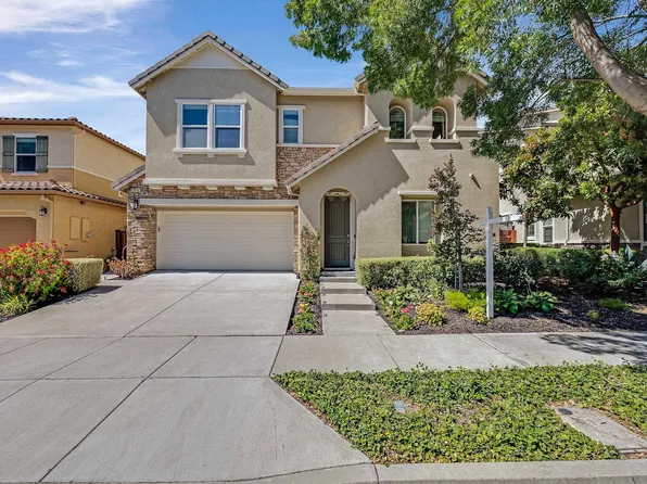 2615 Bassetts Way, Dublin, CA 94568