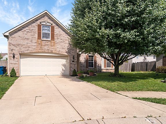 3rd image of 11626 Tucker Ct
