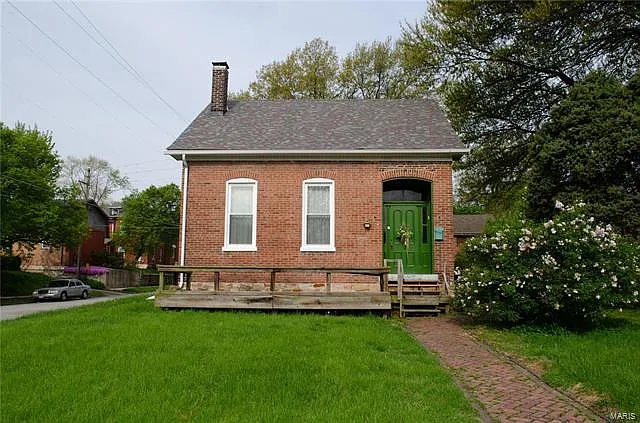 621 S Church St photo 1