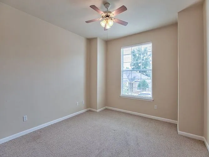 5512 Hampton Woods Way — Photo 15