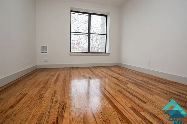 Rented by EXR | media 4