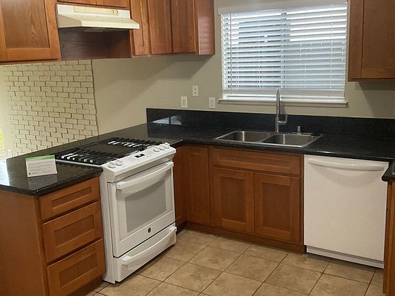 4th image of 5633 Vista Oak Way