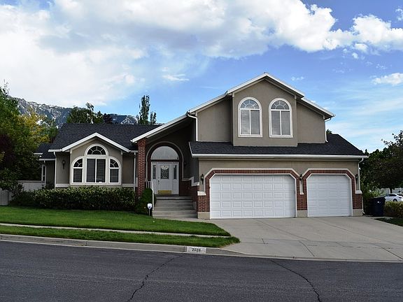 2nd image of 2028 E Ashley Mesa Ln