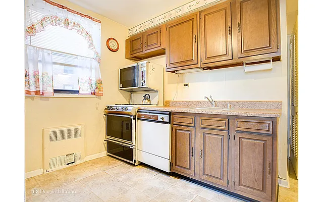 Sold by Douglas Elliman | media 23