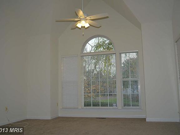 4th image of 44145 Merrywood Ct