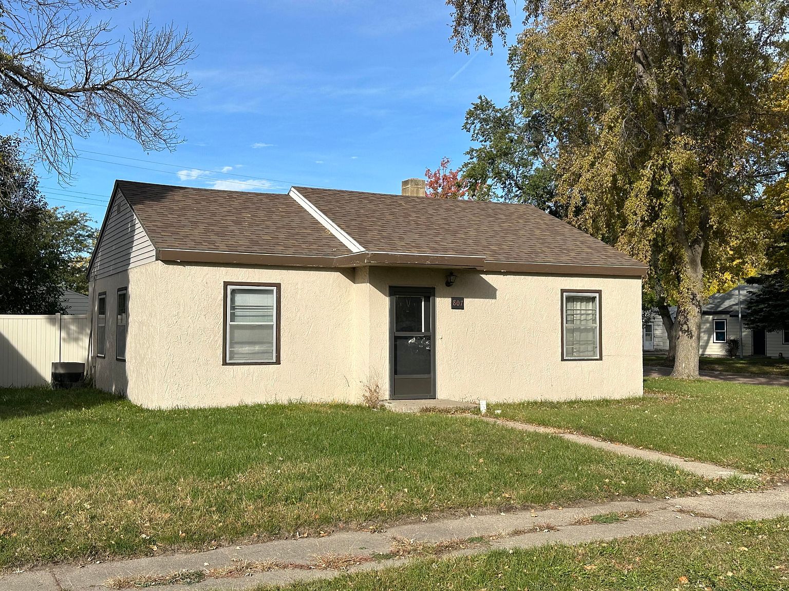 807 Mellette Ave SW, Huron, SD 57350 MLS 23210 Zillow