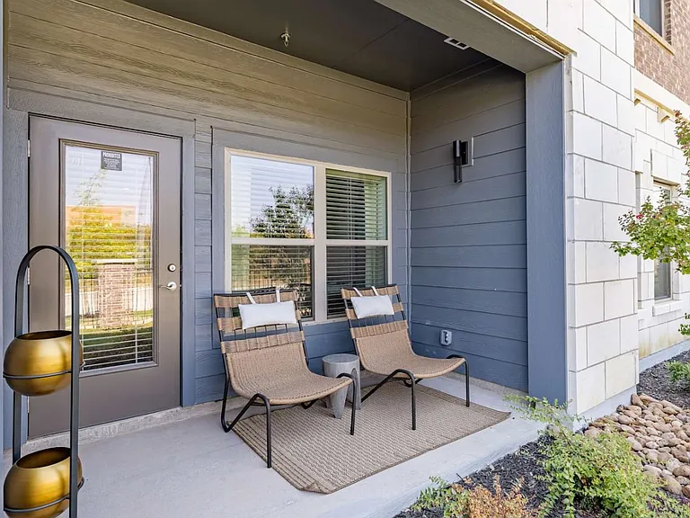 Brea Frisco — Photo 9