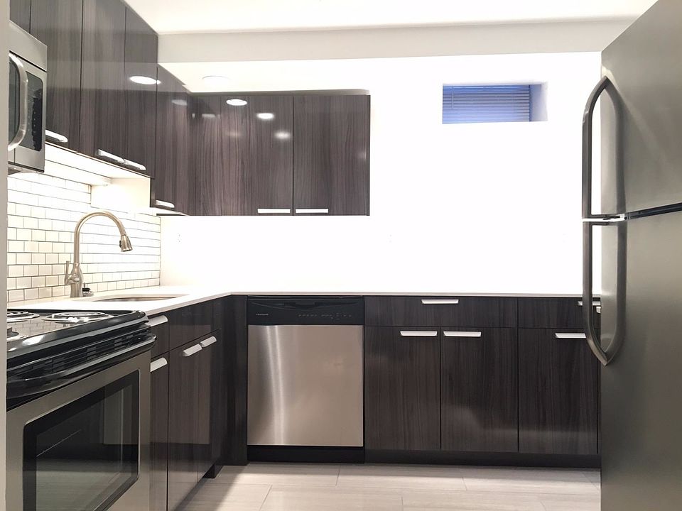 2nd image of 60 Queensberry St #26A