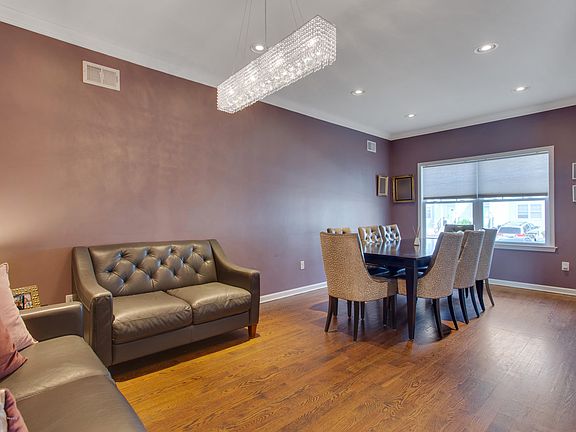 5th image of 38 Sea Point Dr
