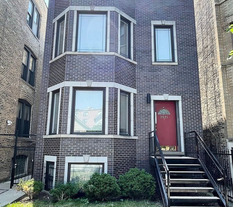 1st image of 2531 W Medill Ave APT 1