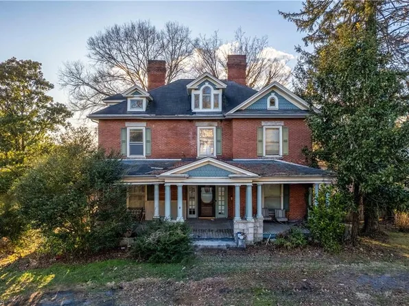 707 N Main St, Mount Airy, NC 27030