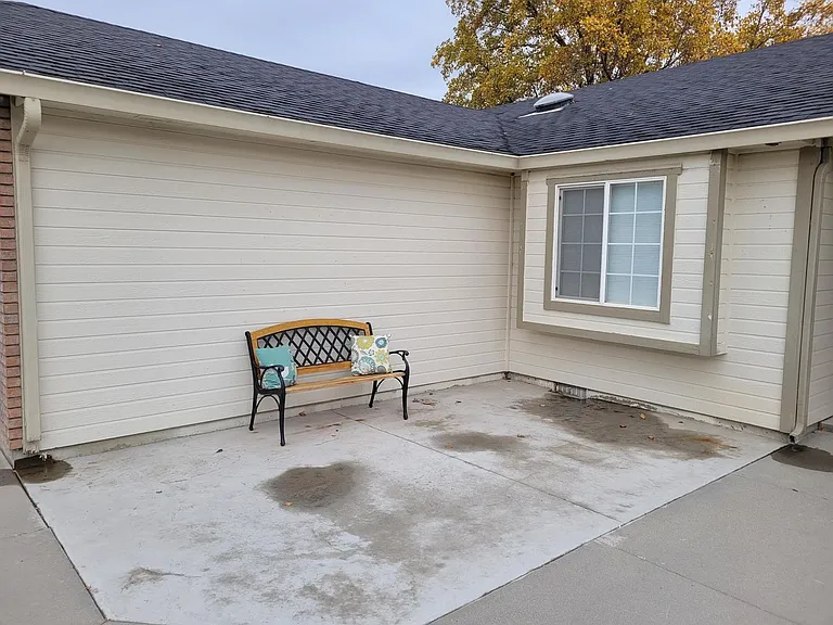 2212 Jodi Ave — Photo 3
