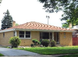 17 S Euclid Ave, Villa Park, IL 60181