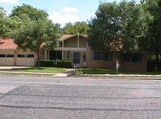 2002 Davis St, Taylor, TX 76574