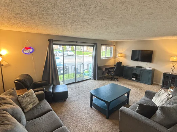 10-3 High Gate Trl, Fairport, NY 14450