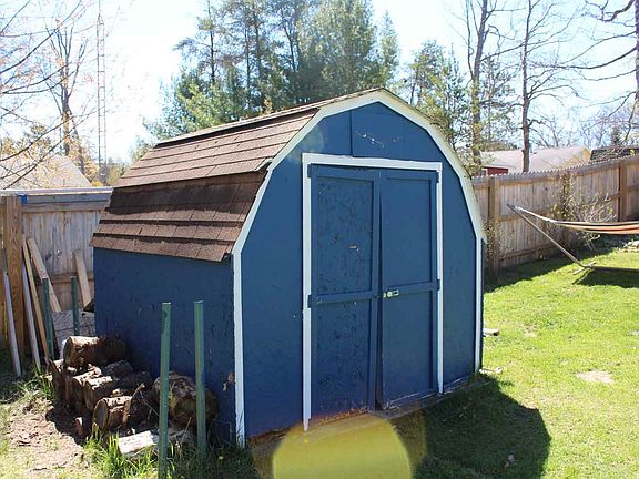 3rd image of 1234 Knollwood Dr