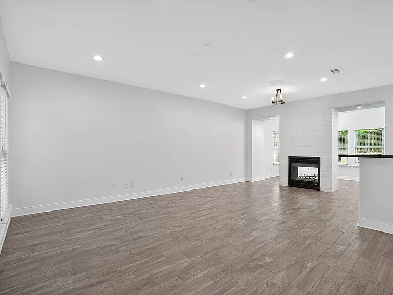 4313 Windswept Dr — Photo 4