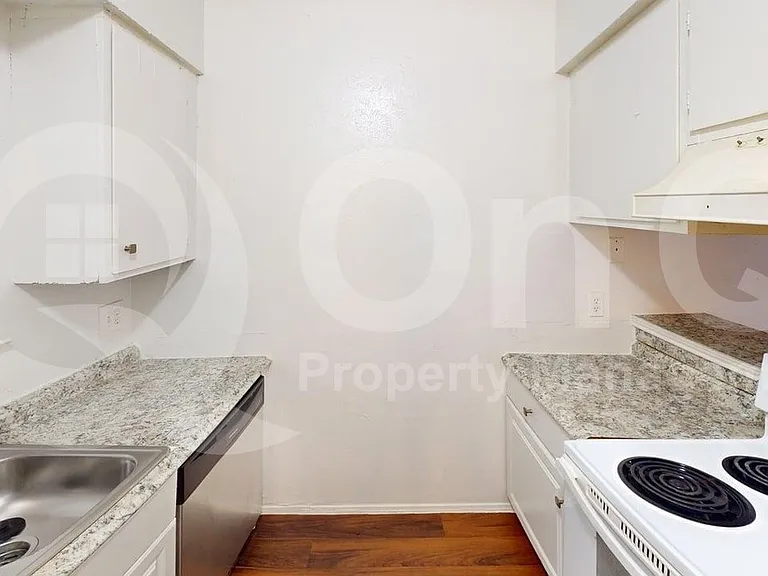 410 Bryan St #2 — Photo 3