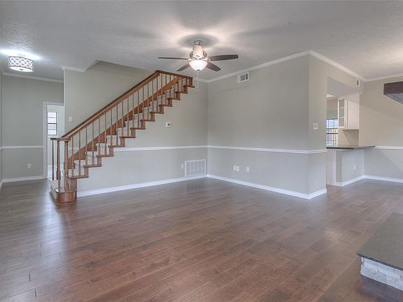 5th image of 1715 E Lake Dr