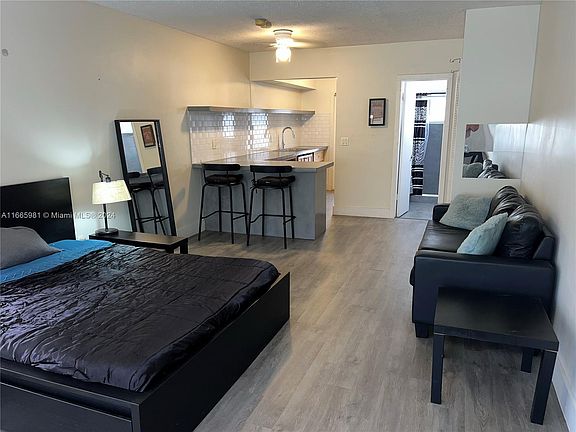 4th image of 644 Meridian Ave APT 11