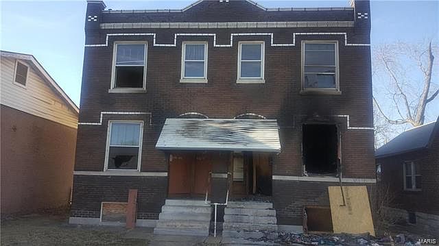 2nd image of 7921-7923 South Broadway