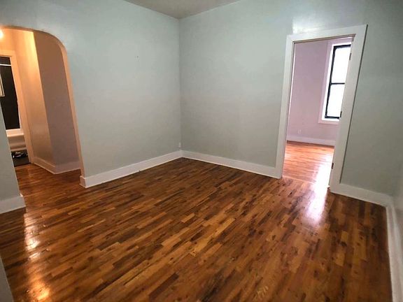 5th image of 2121 Beekman Pl APT 2J