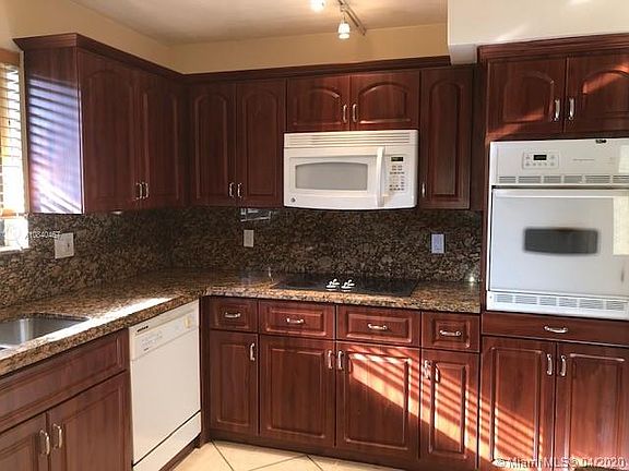 2nd image of 195 Lakeview Dr APT 201