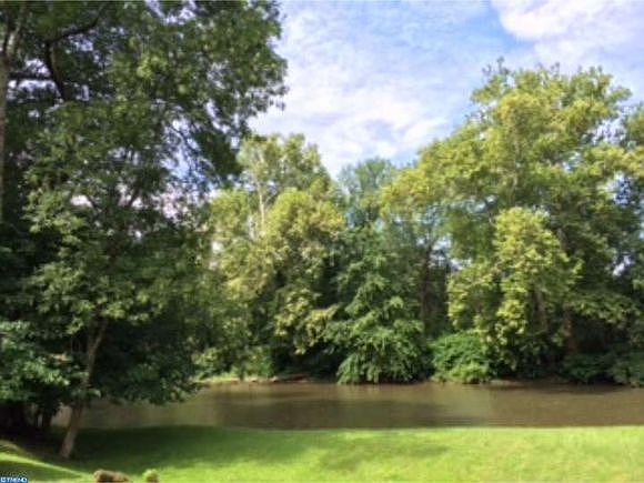 2nd image of 20 Breezy Park Dr