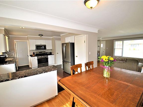 5th image of 4104 Apple Creek Dr