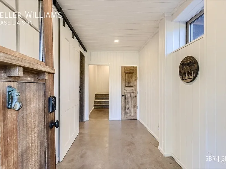 9170 Frank Rd — Photo 5
