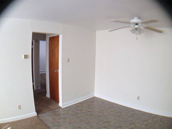 Family Room - Dining Area.