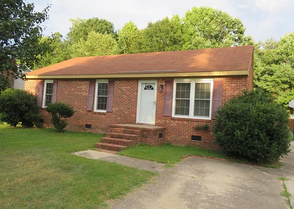 1st image of 304 Robinson Dr