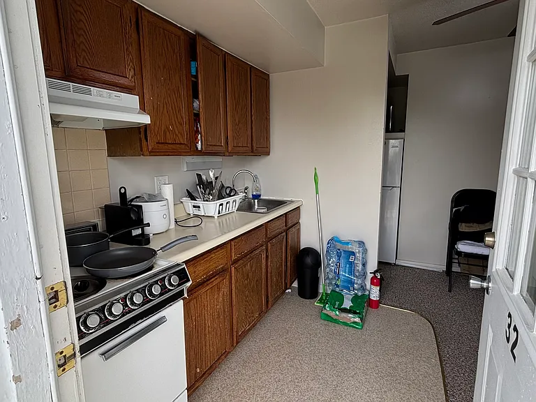 905 W Benton St #32 — Photo 3