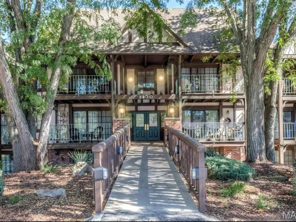 1430 Heritage Lndg APT 306, Saint Charles, MO 63303