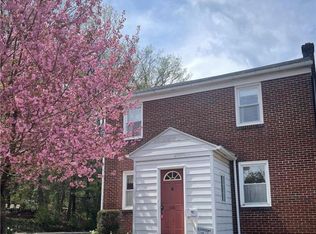 636 Diehl Fountain Hl, Bethlehem, PA 18015